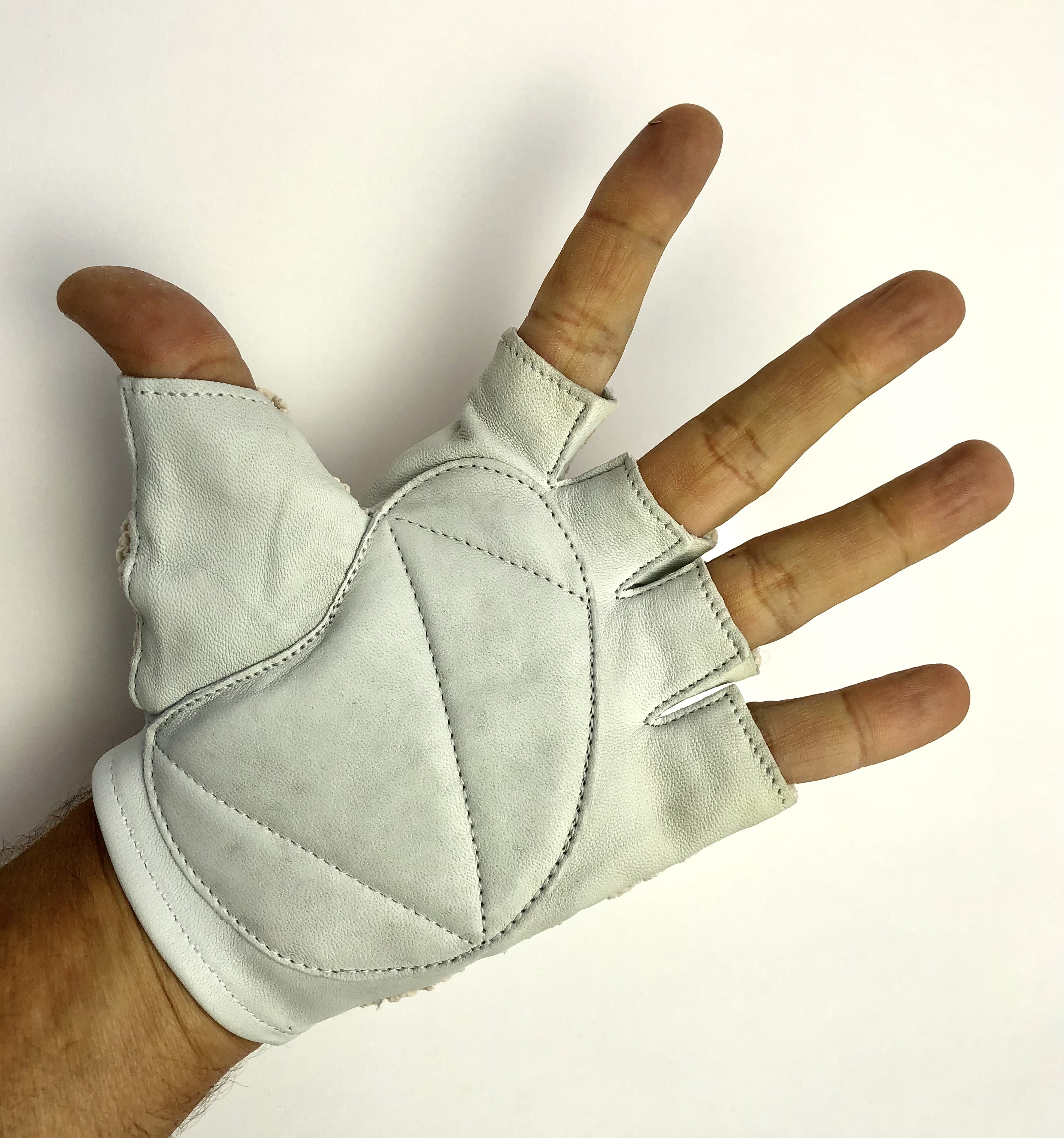 Original_GANT_1970s_vintage_bicycle_gloves_with_chrocheted_upper_hand_Size_11_2