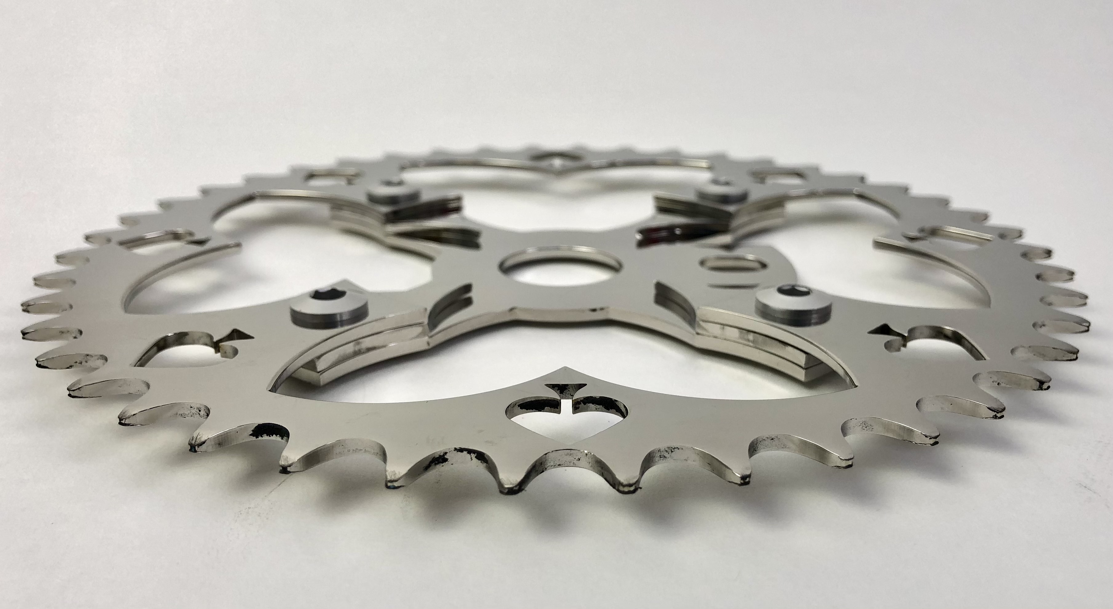 Chainwheel_Spades_45T_offset_3qyyiDMJESETjk