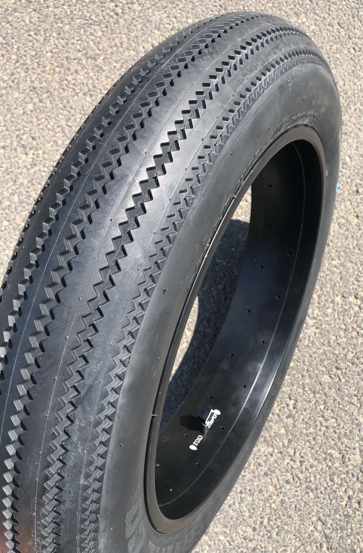 zigzag_vee_rubber_tire_reifen_204_20x4_e-bike50_2