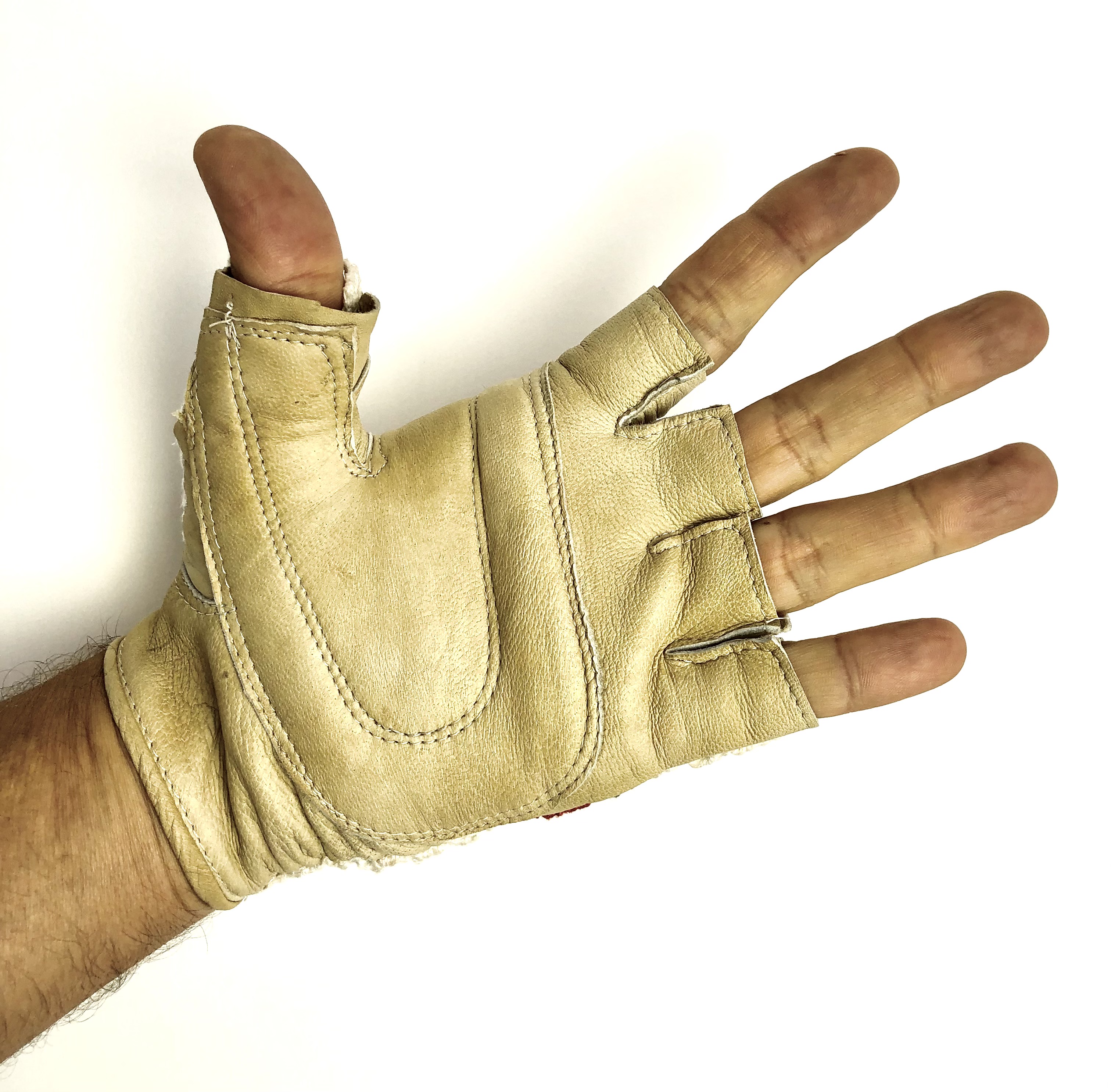 Original_GANT_1970s_vintage_bicycle_gloves_with_chrocheted_upper_hand_Size_12_black-red-gold_1