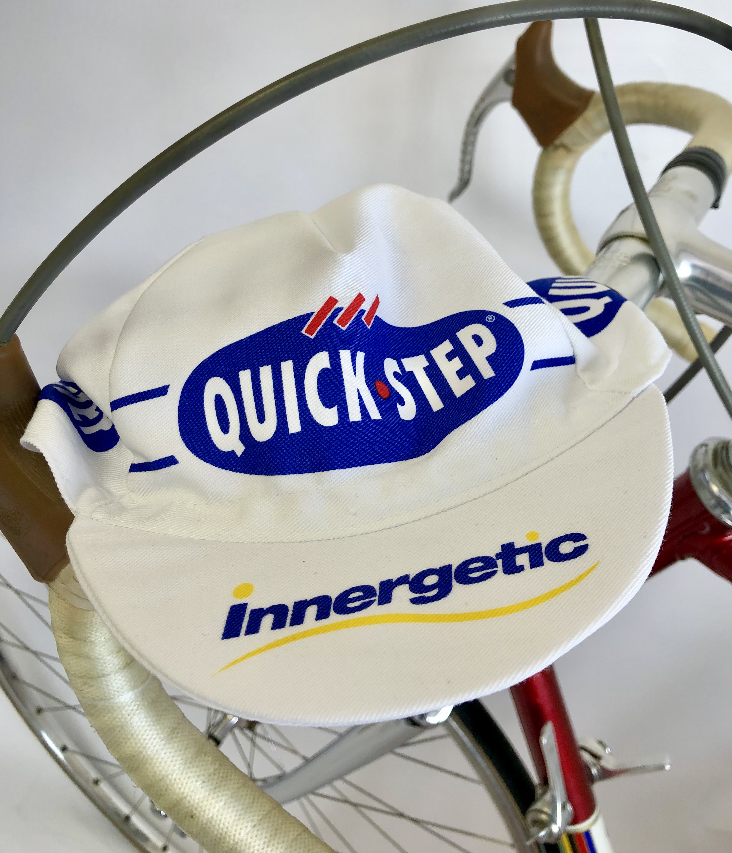 Rennradkappe_historical_team_cap_retro_cyling_radmutze_rennkappe_radlercap_la_casquette_fahrradkultur__Quick-Step-Innergetic-weiss