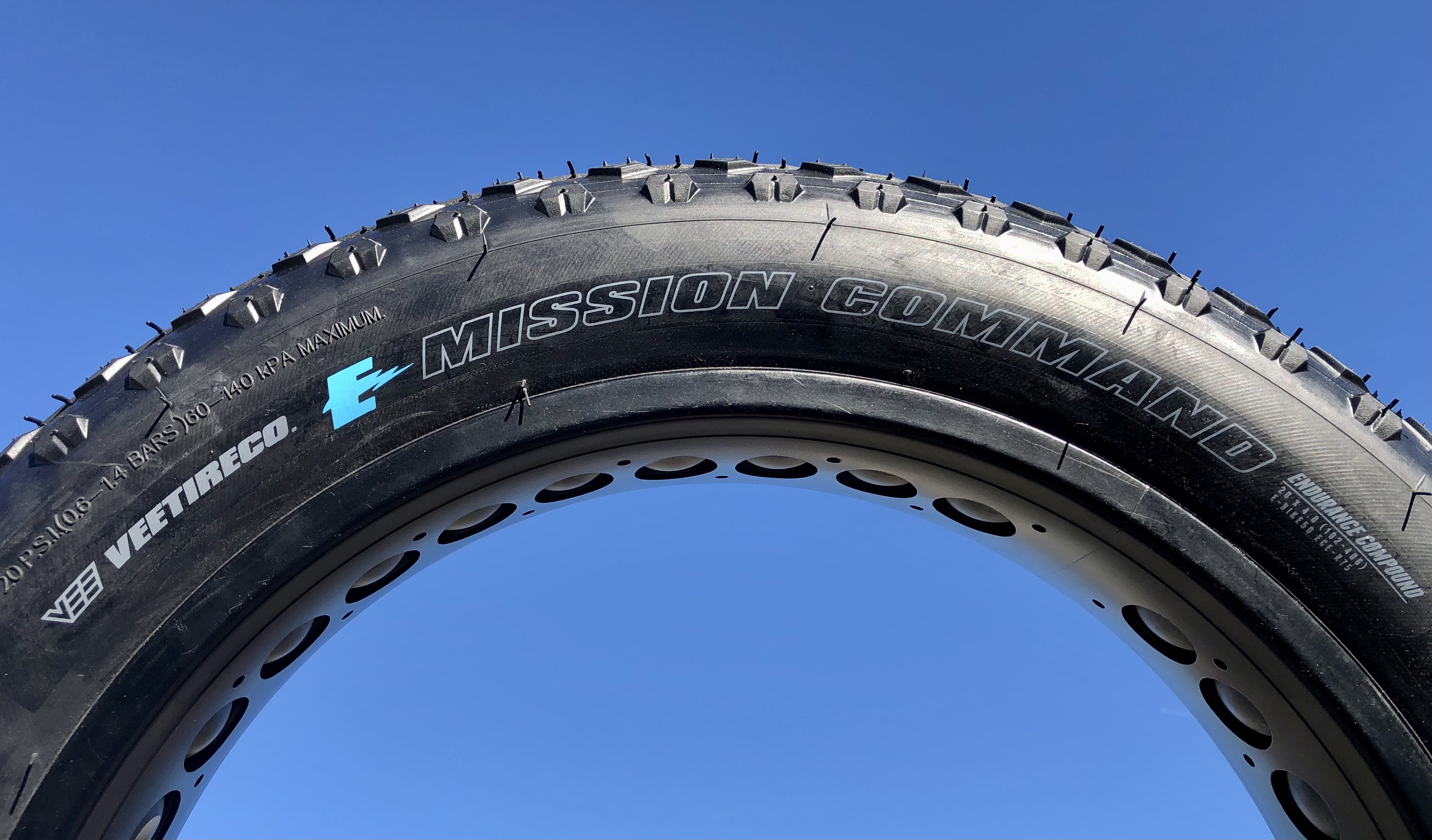 204_Fatbike_bicycle-tire_E_Mission_Command_20x4_customize_black_ble1SvqKdSEO7c