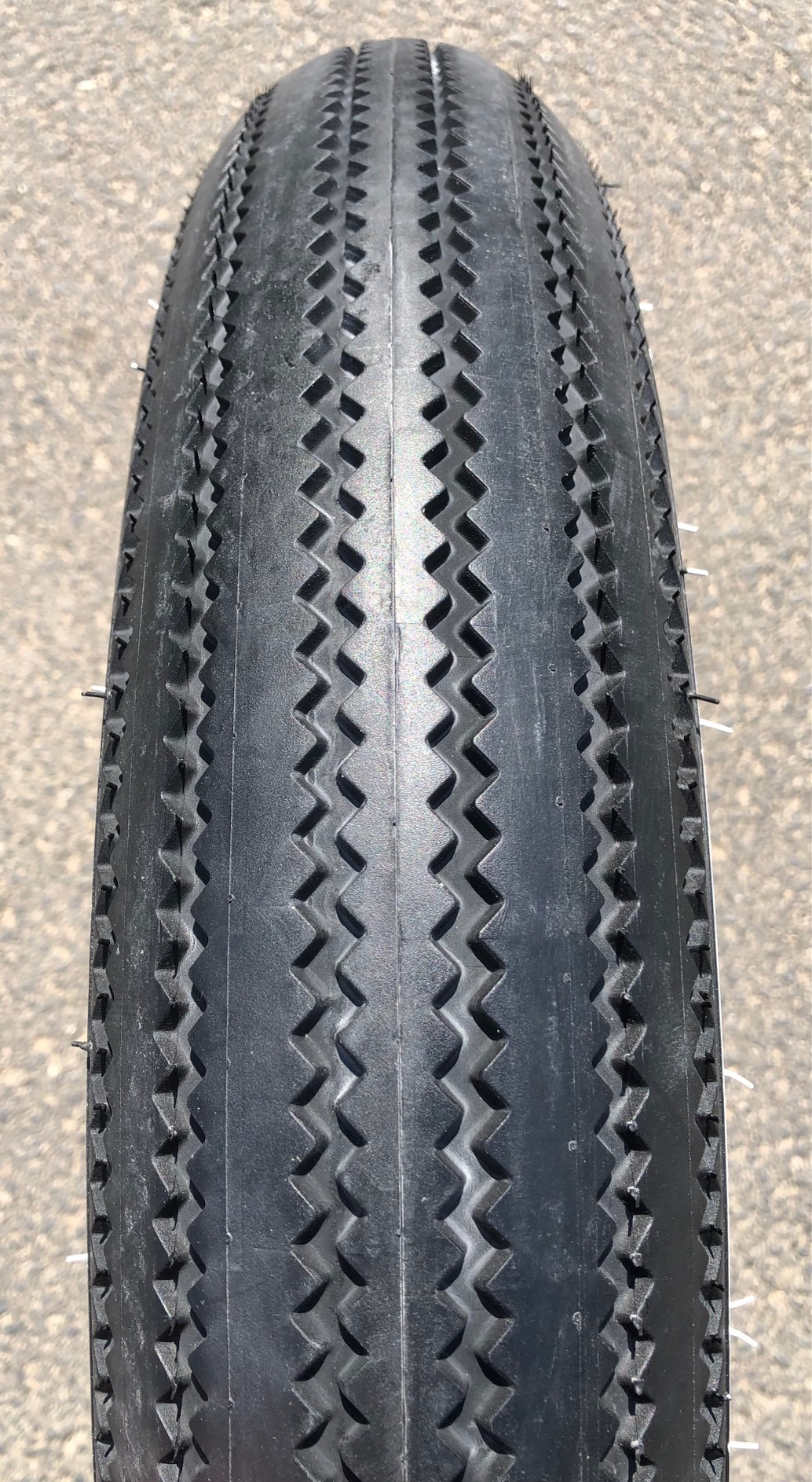 zigzag_vee_rubber_tire_reifen_204_20x4_weisswand_white_wall_1