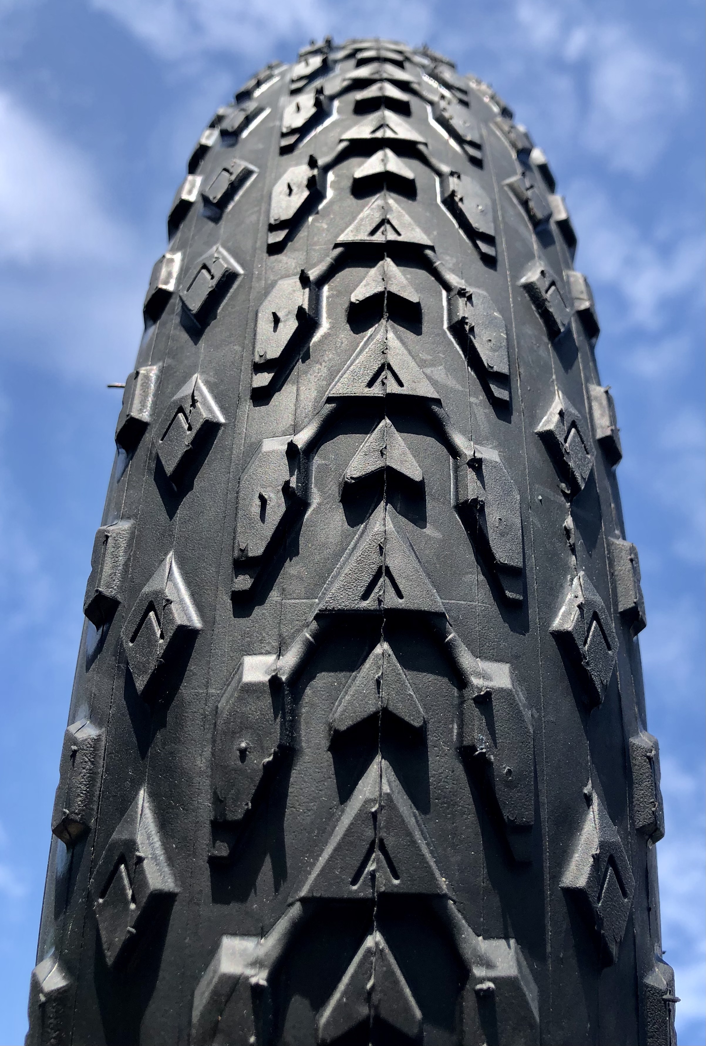 Mission_Command_tire_black_204_20x4_Fatbike-6