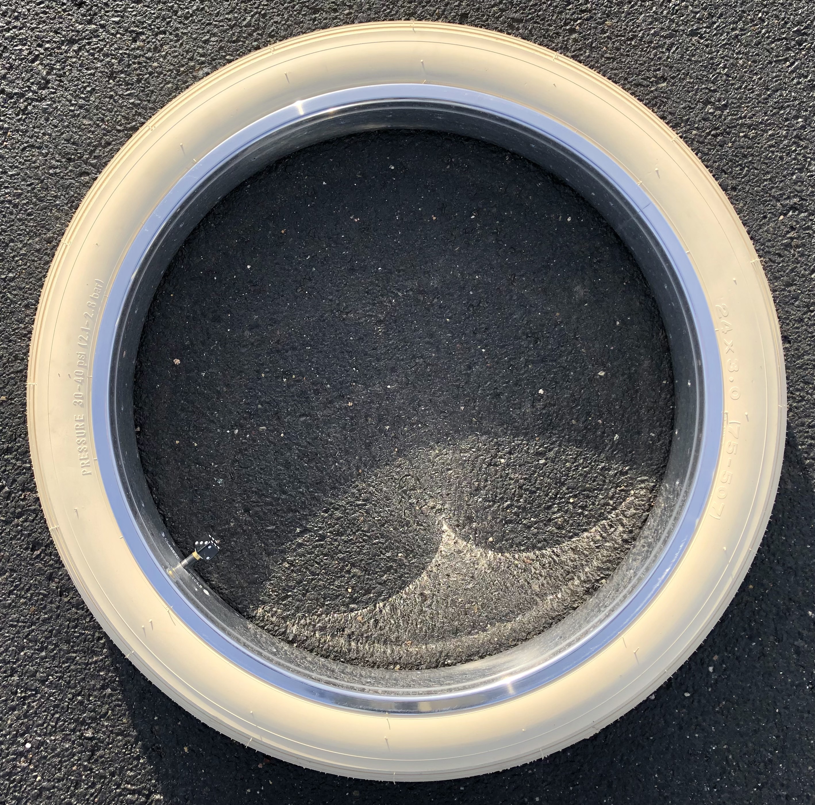 tire_thick_brick_creme_chief_24x3-0_1