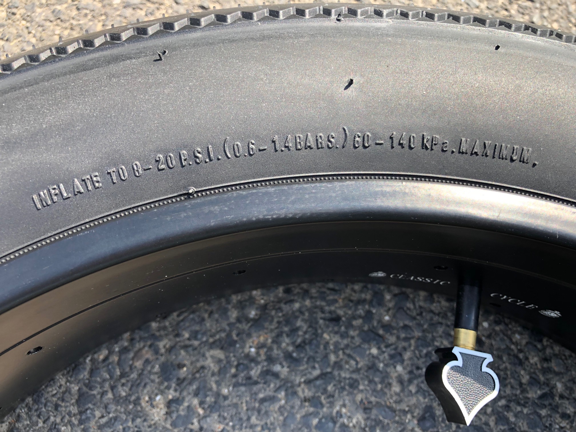 zigzag_vee_rubber_tire_reifen_204_20x4_e-bike50_6