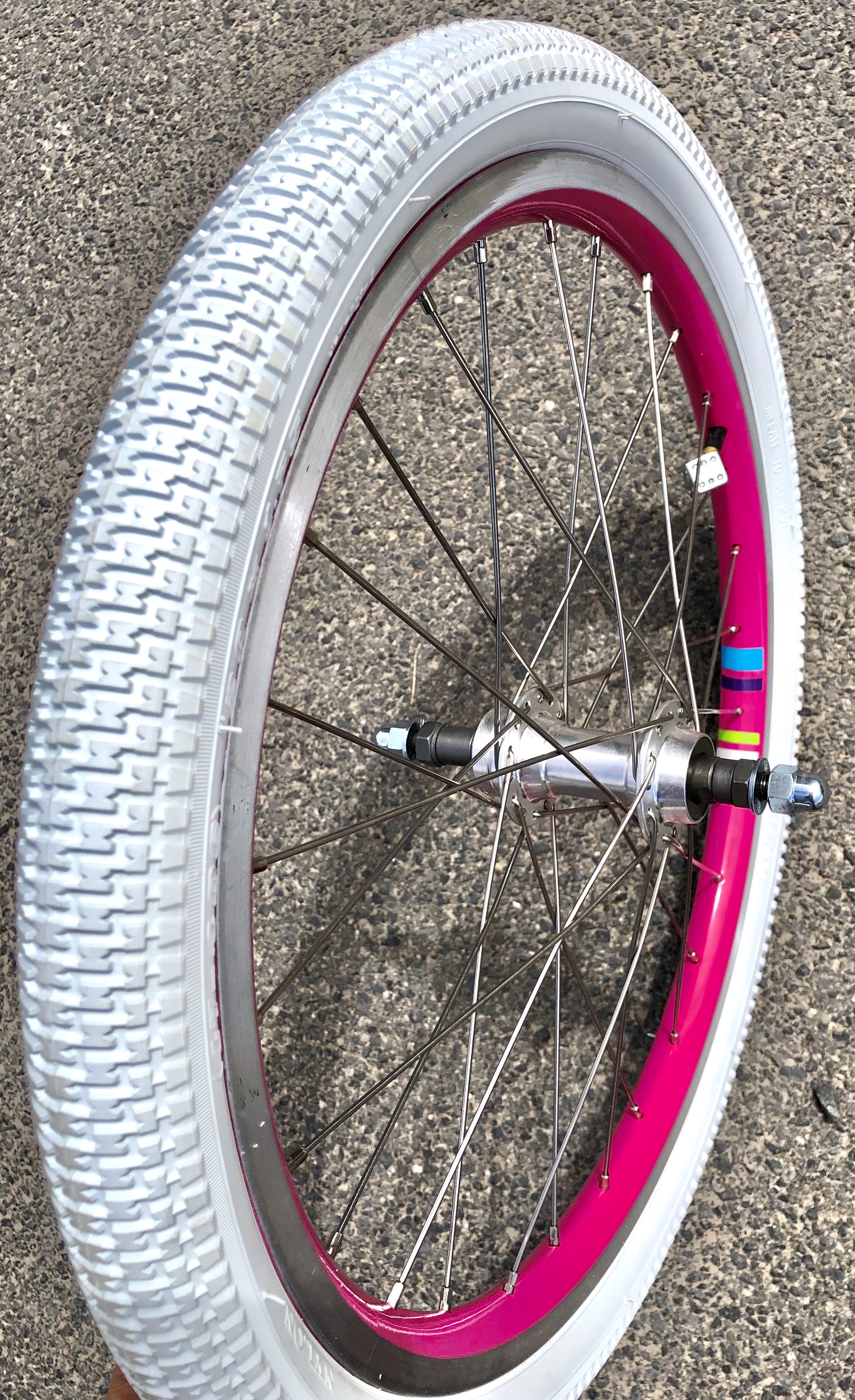 cTire_milky_twenty_20x1-75_white_ckbGC0pctIZBeu