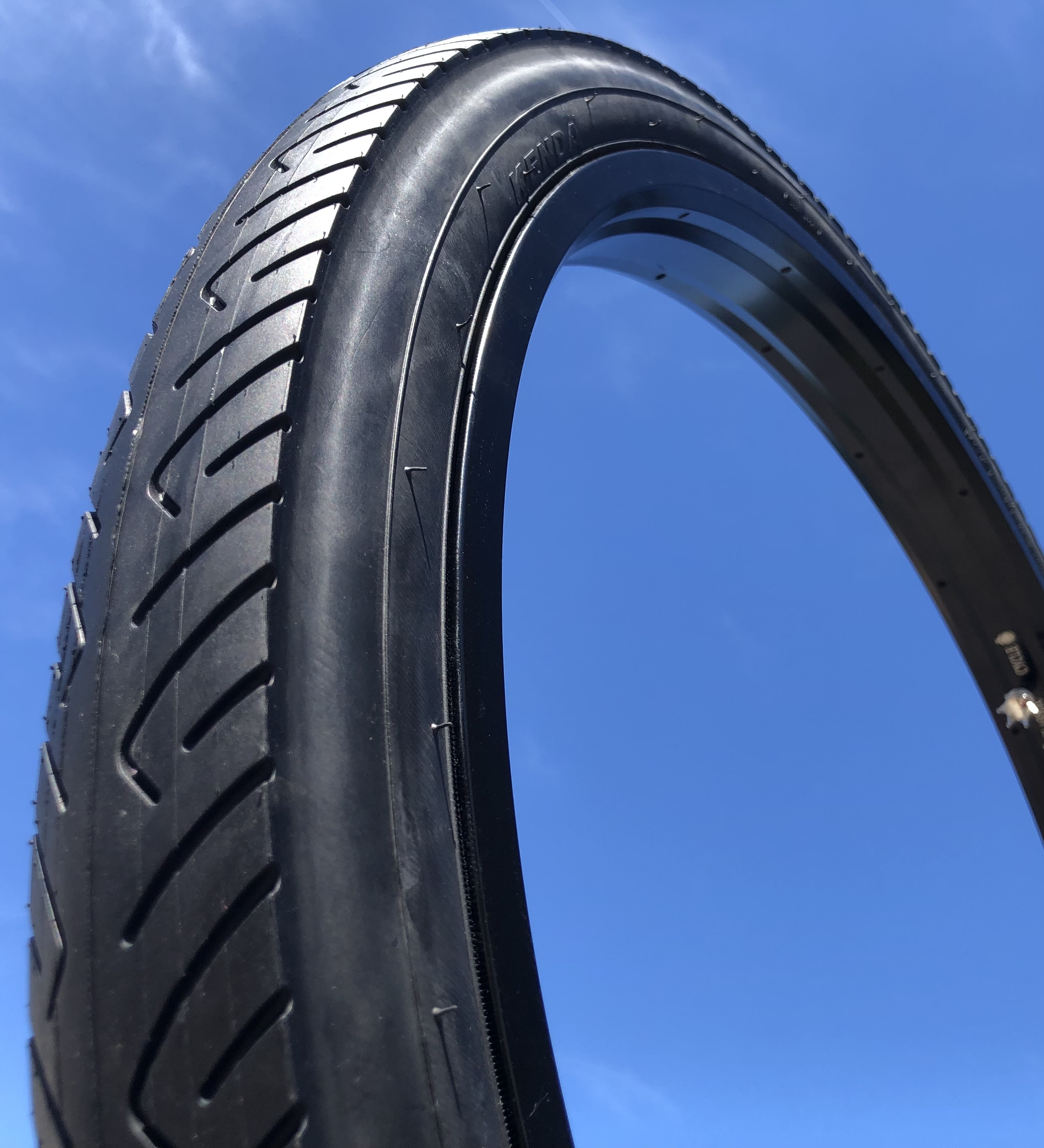 Tire_Kenda_Kraze_26x2-125_black_custom_bike_j