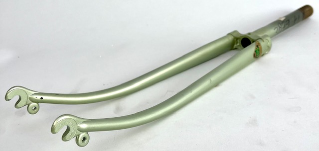 Rennradgabel mit Campagnolo Ausfallenden 700c 70-80er Jahre  Schaftlänge: 230 mm weiß grün