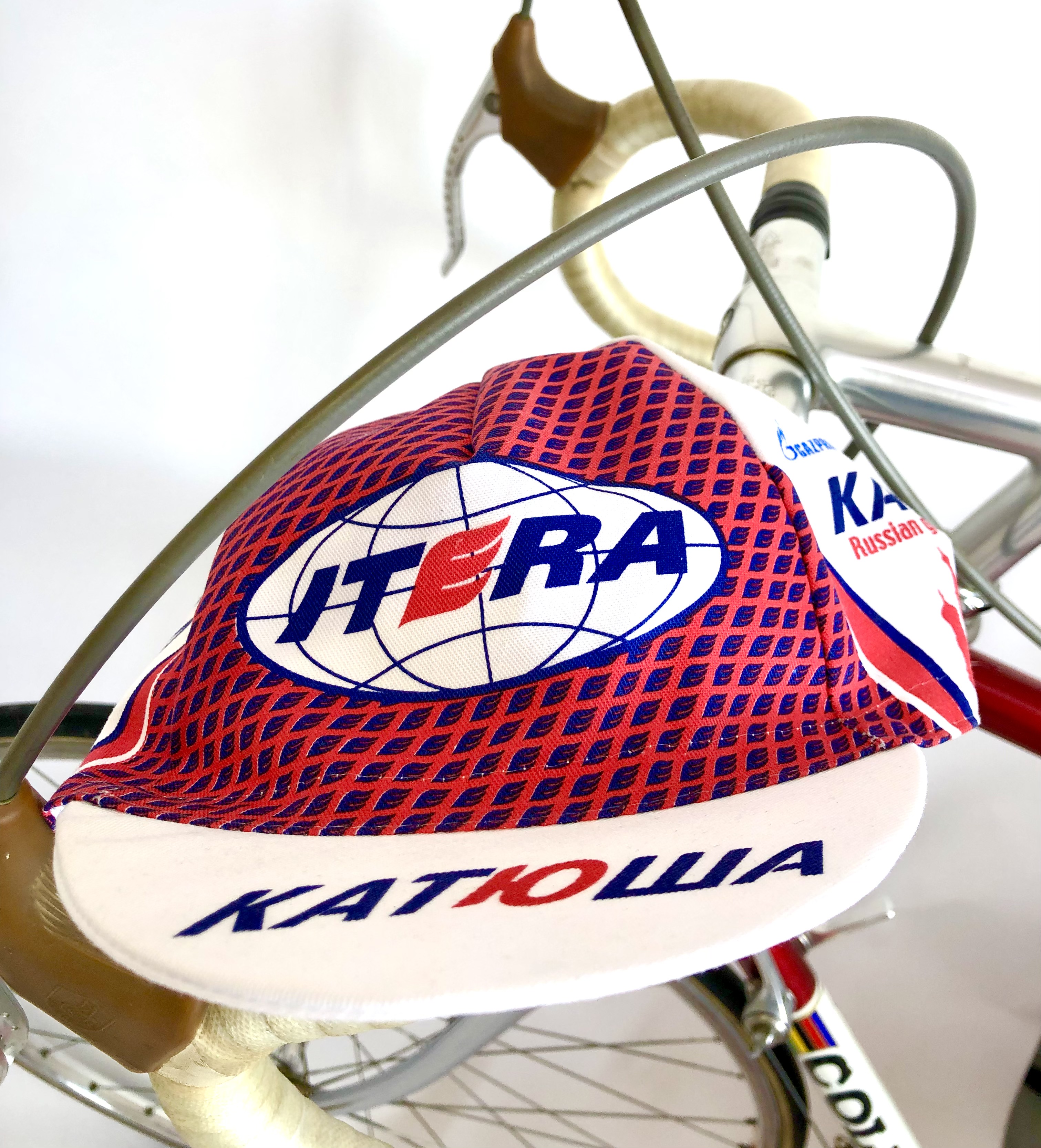 Retro Radsportmütze Team Katusha - Itera, rot / blau kariert