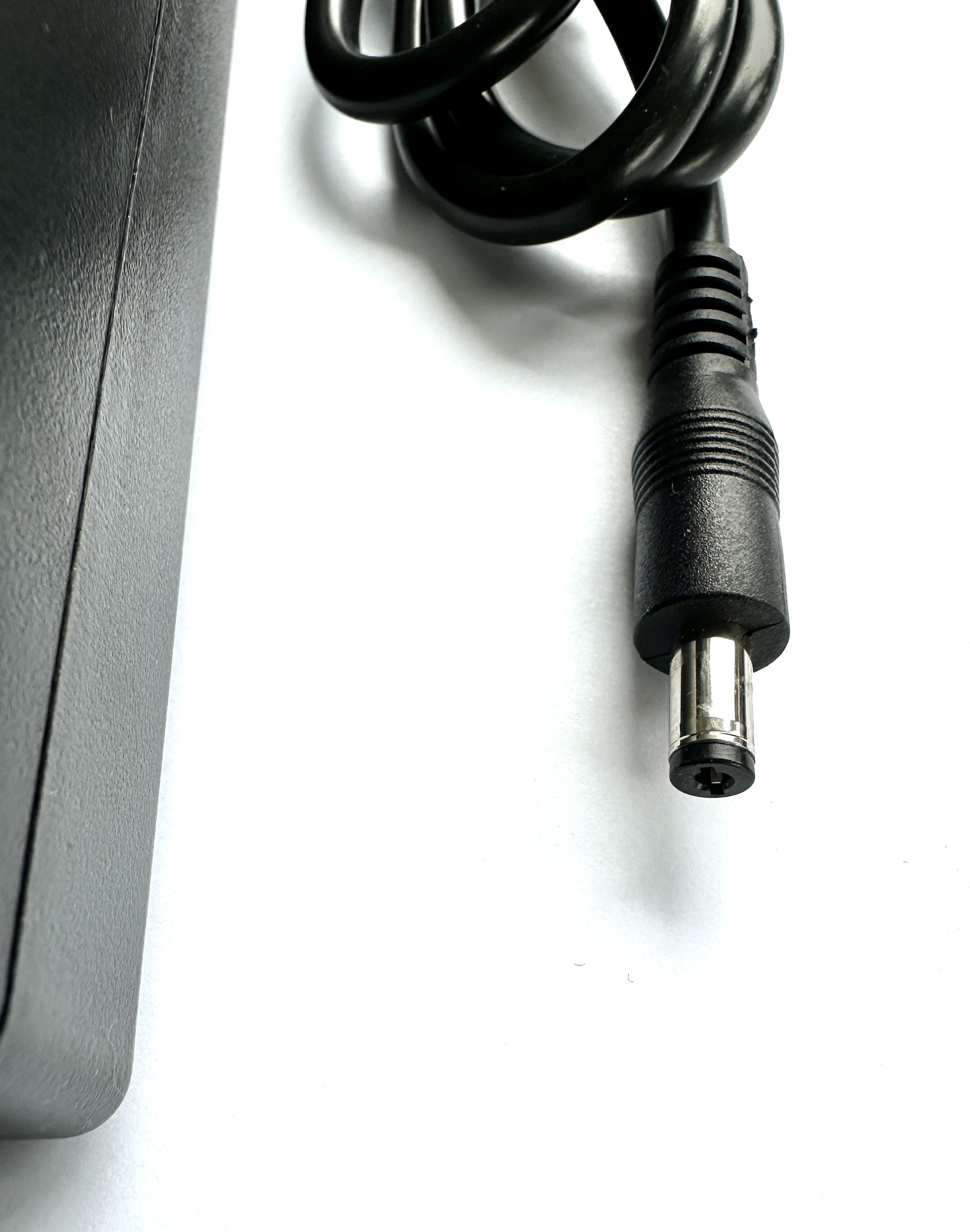 ladegeraet_48V_lithium_ion_1