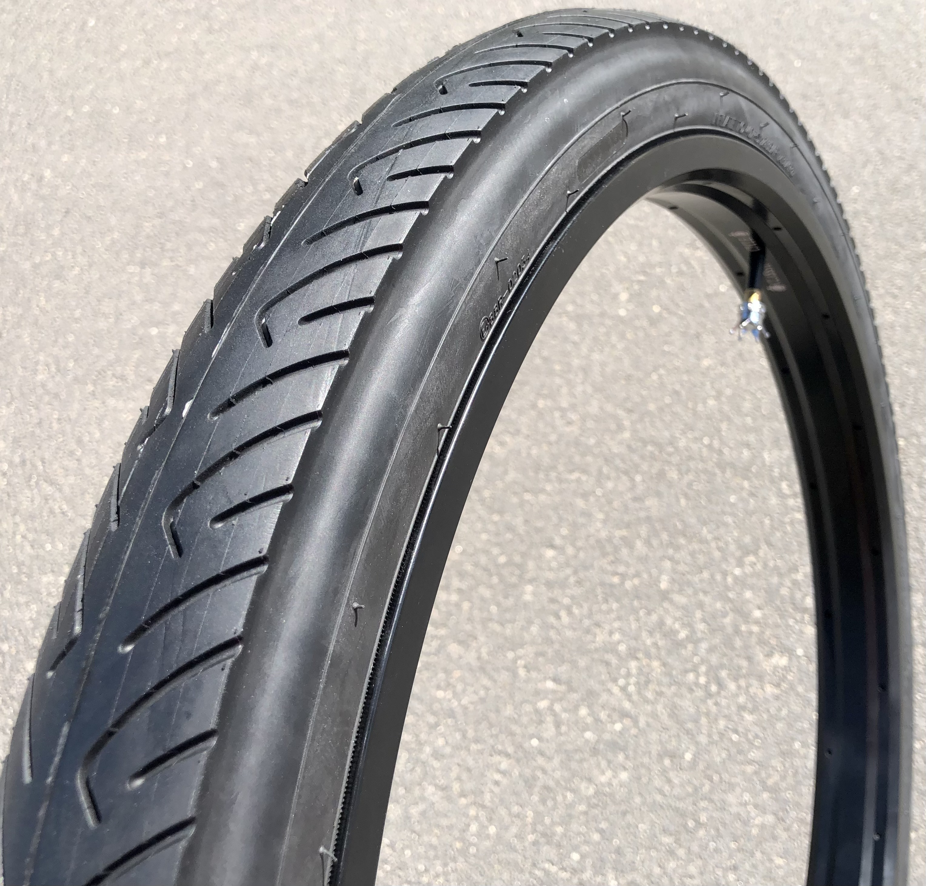 Tire_Kenda_Kraze_26x2-125_black_custom_bike_l