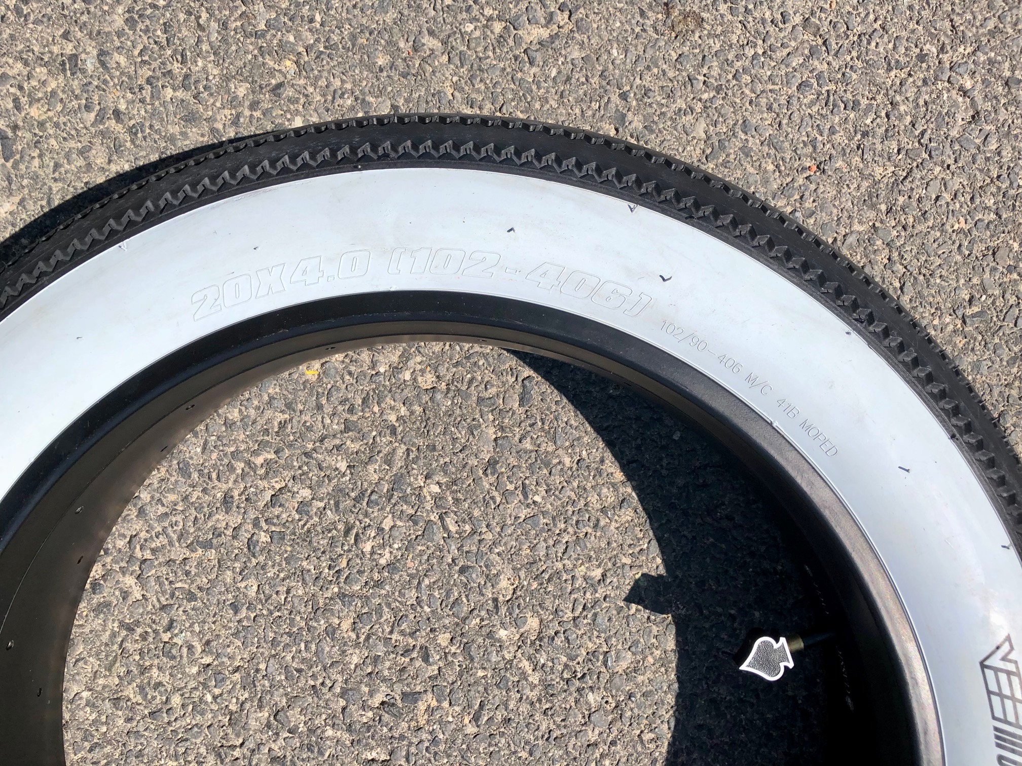 zigzag_vee_rubber_tire_reifen_204_20x4_weisswand_white_wall_6
