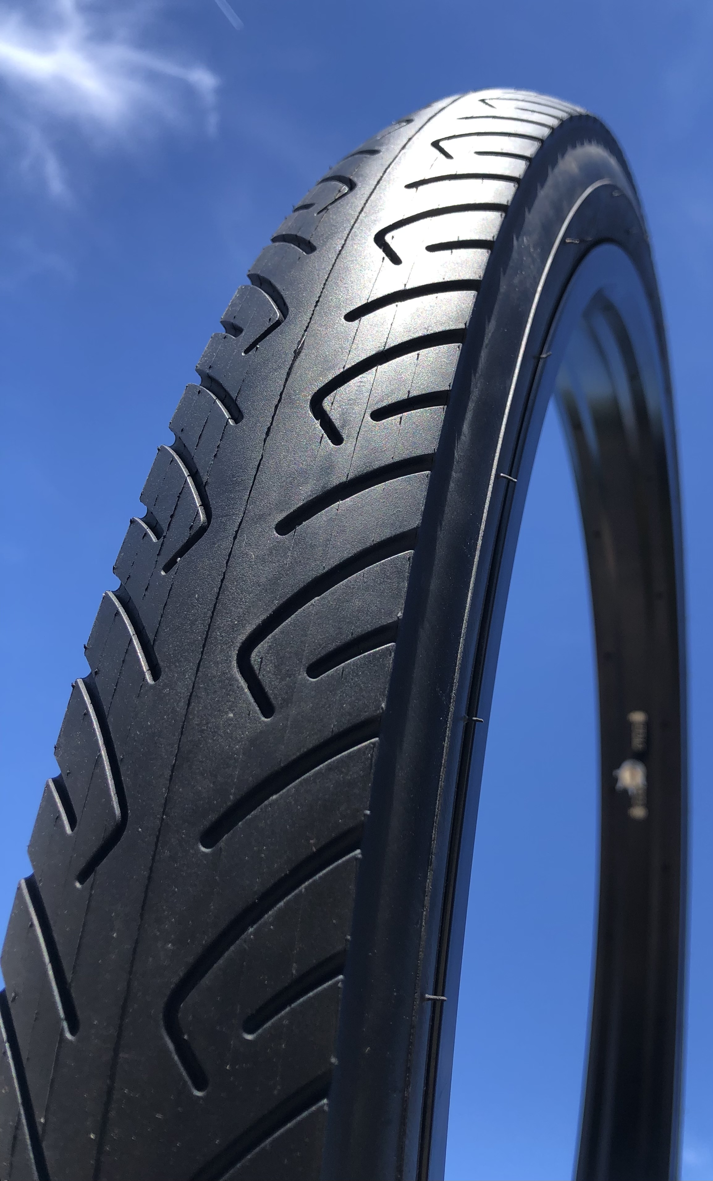 Tire_Kenda_Kraze_26x2-125_black_custom_bike_g