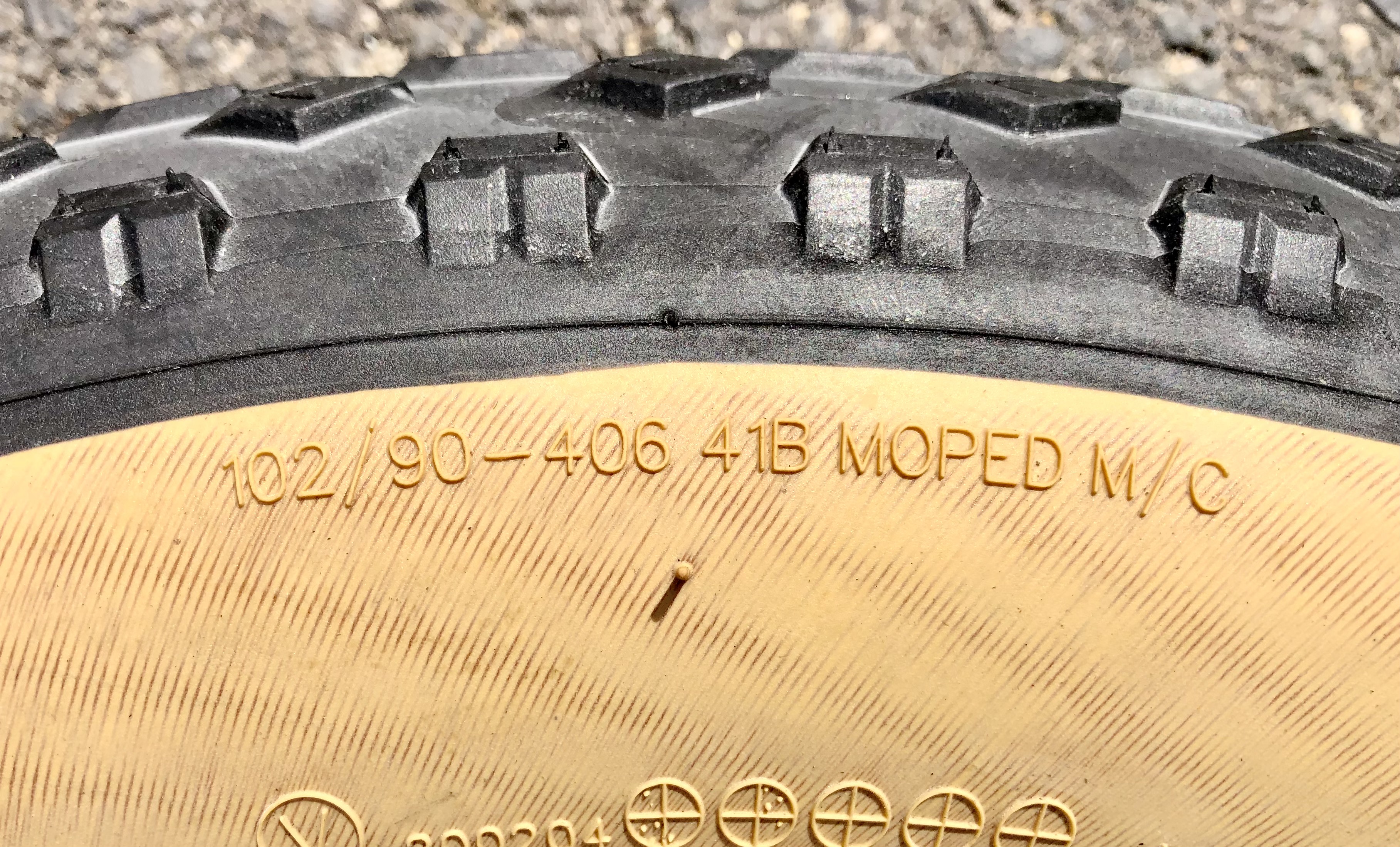 Mission_Command_tire_skinwall_204_20x4_Fatbike-5