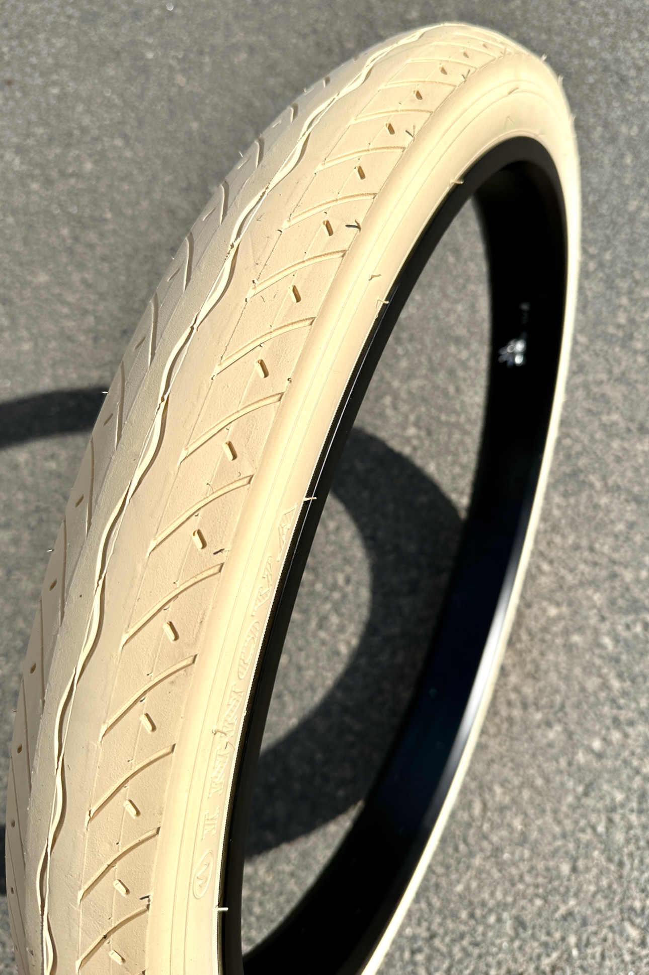 Tire_Street_Hog_26x2-35_creme_a