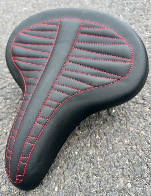 70s Cruiser Sattel Classic Alfa Italy schwarz mit roten Nähten